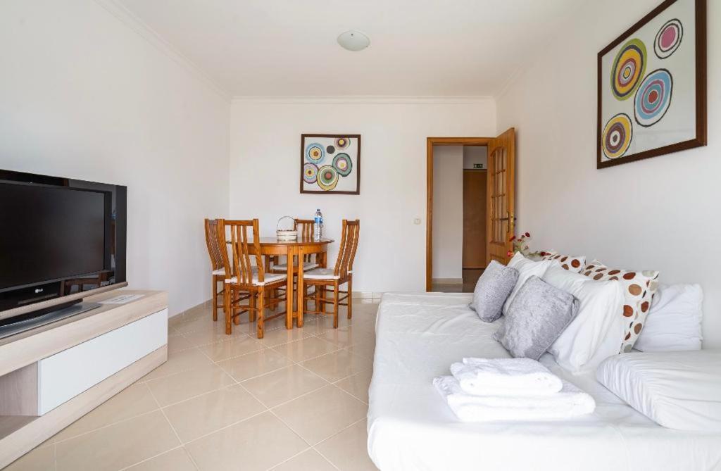 Quarteira Beach House Екстериор снимка